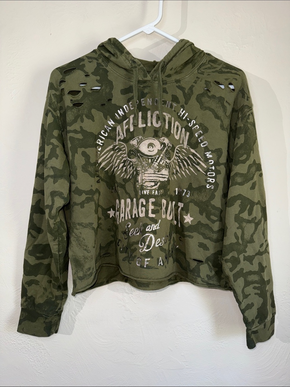 Affliction Camo Distressed Graphic Cropped Hoodie Green